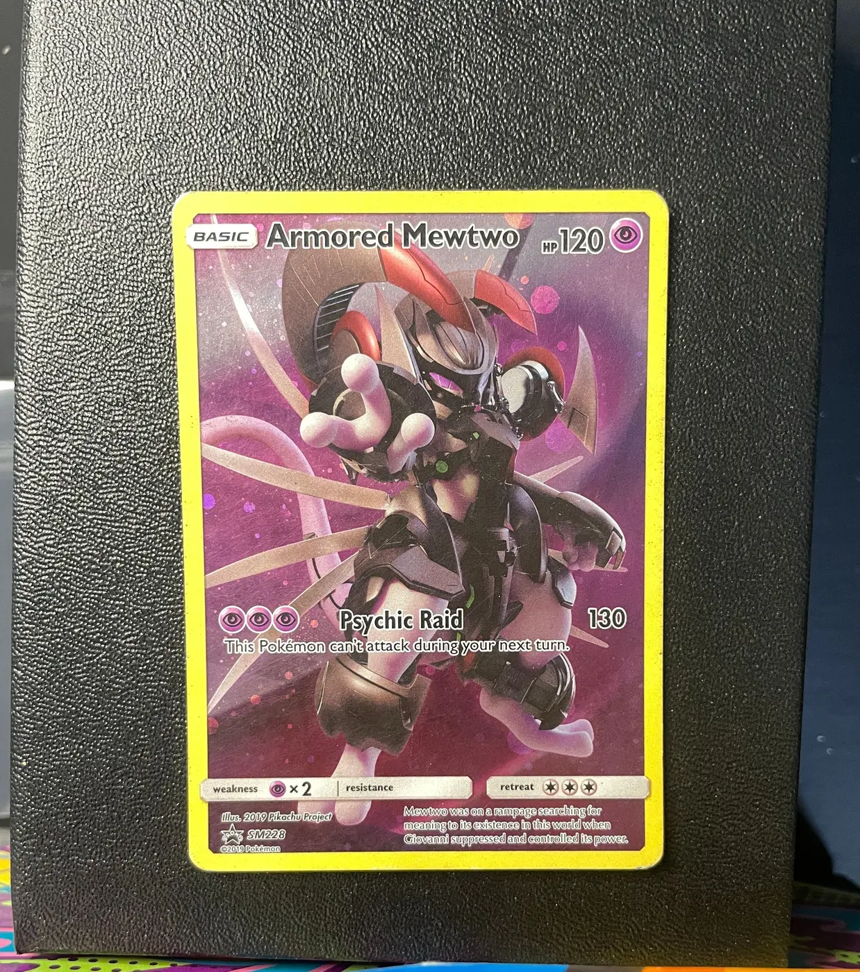Armored Mewtwo SM228 - Frente