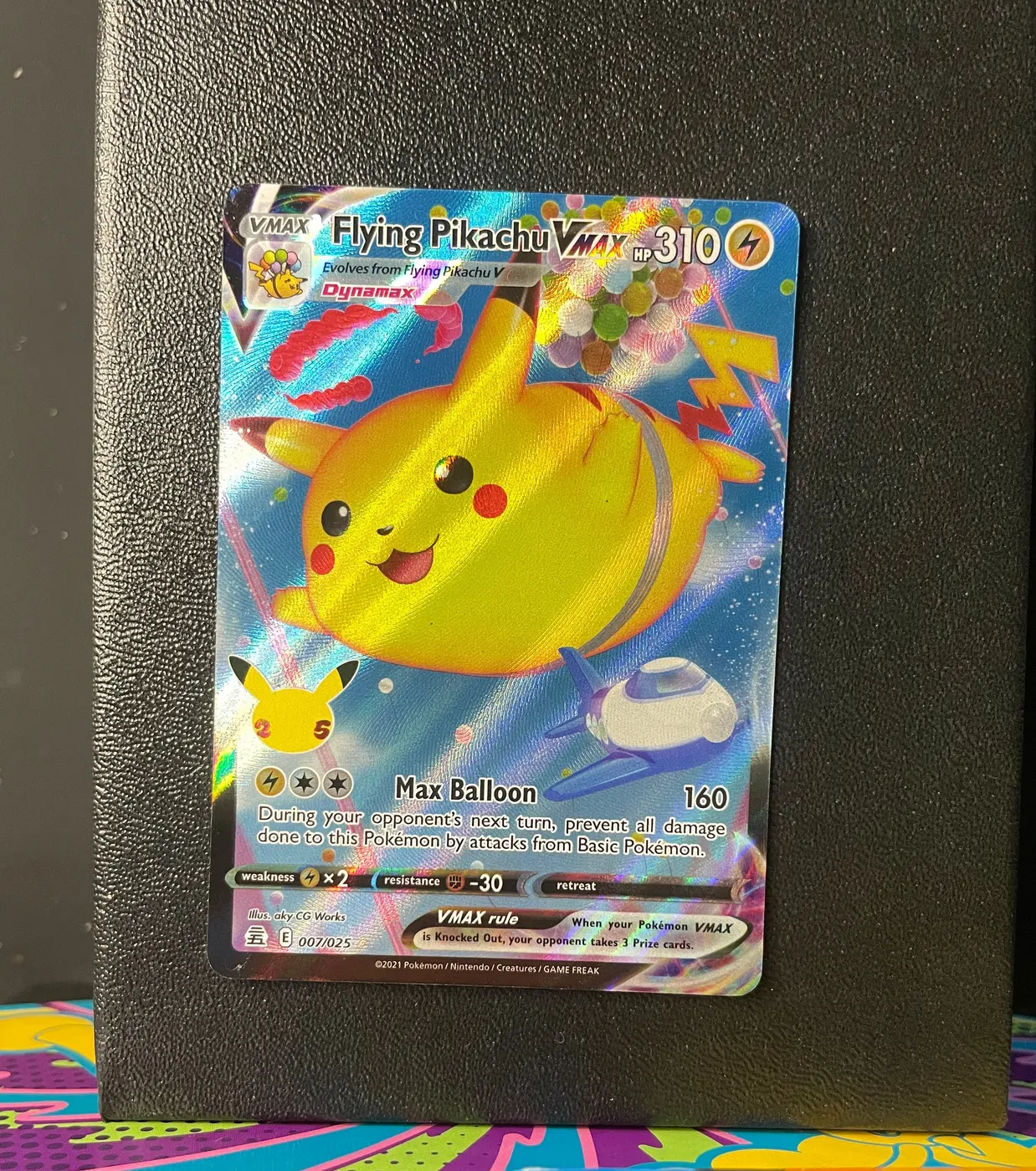 Flying Pikachu VMAX 007/025 - Frente