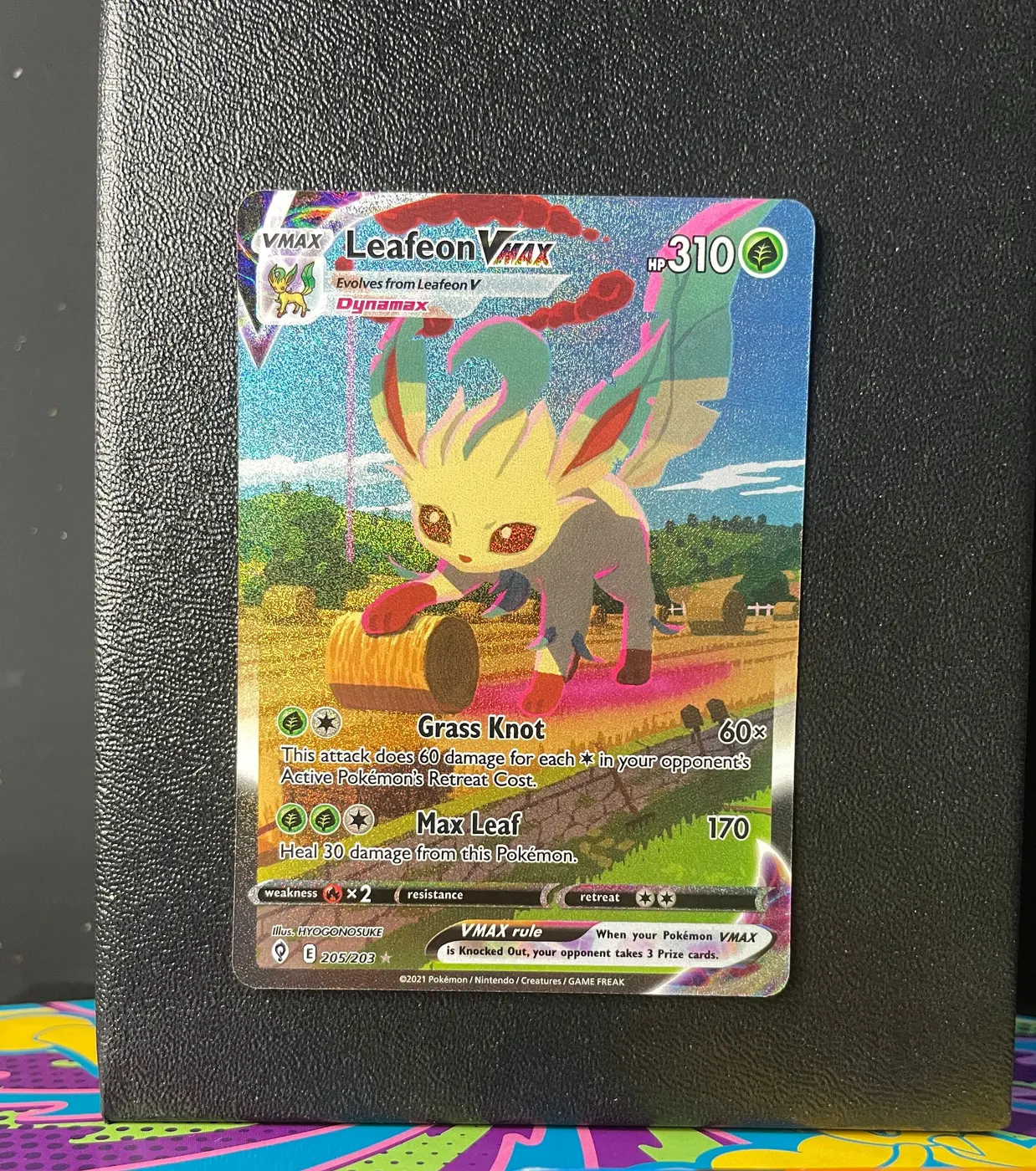 Leafeon VMAX 205/203 - Frente