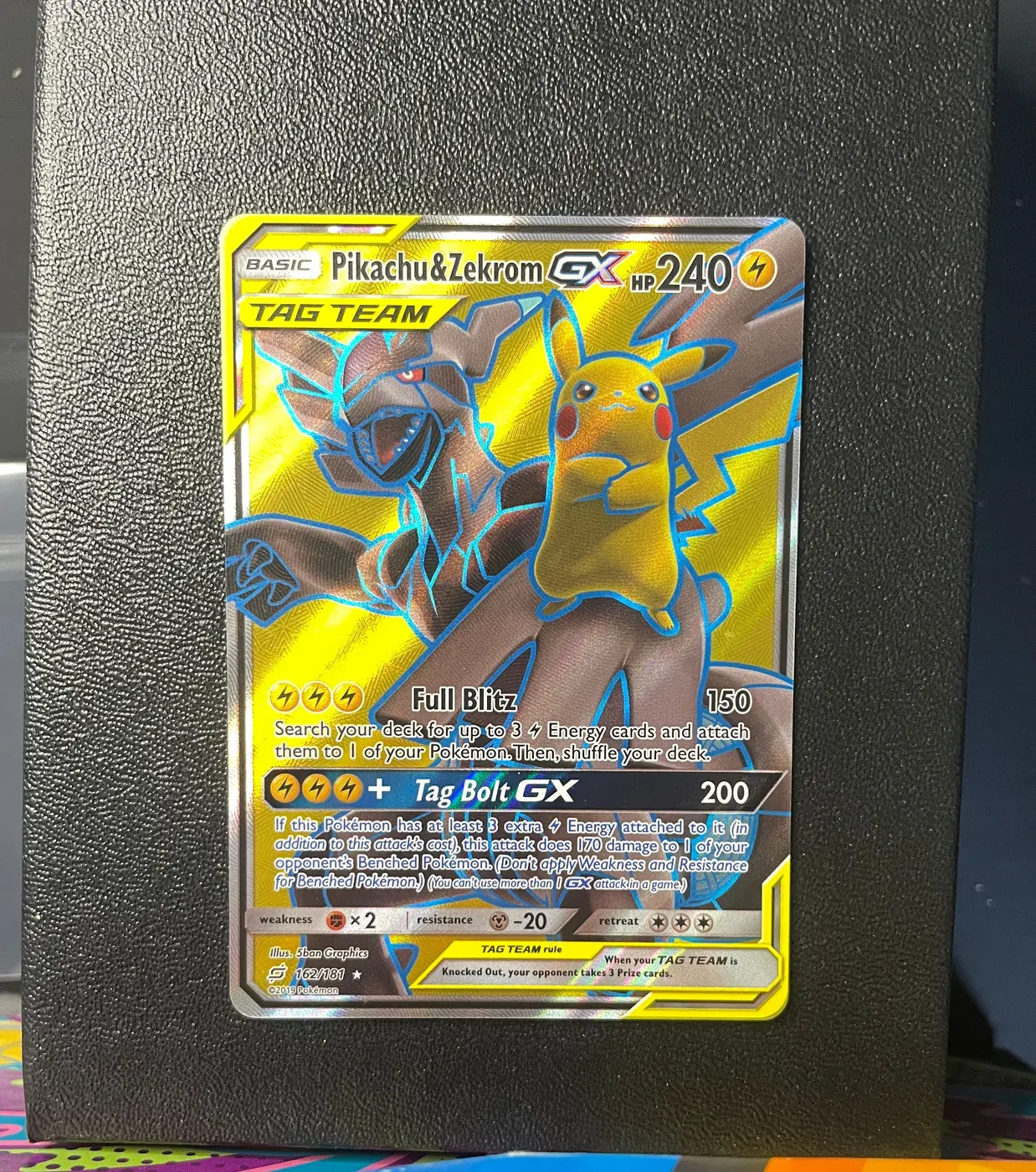 Pikachu & Zekrom GX 162/181 - Frente