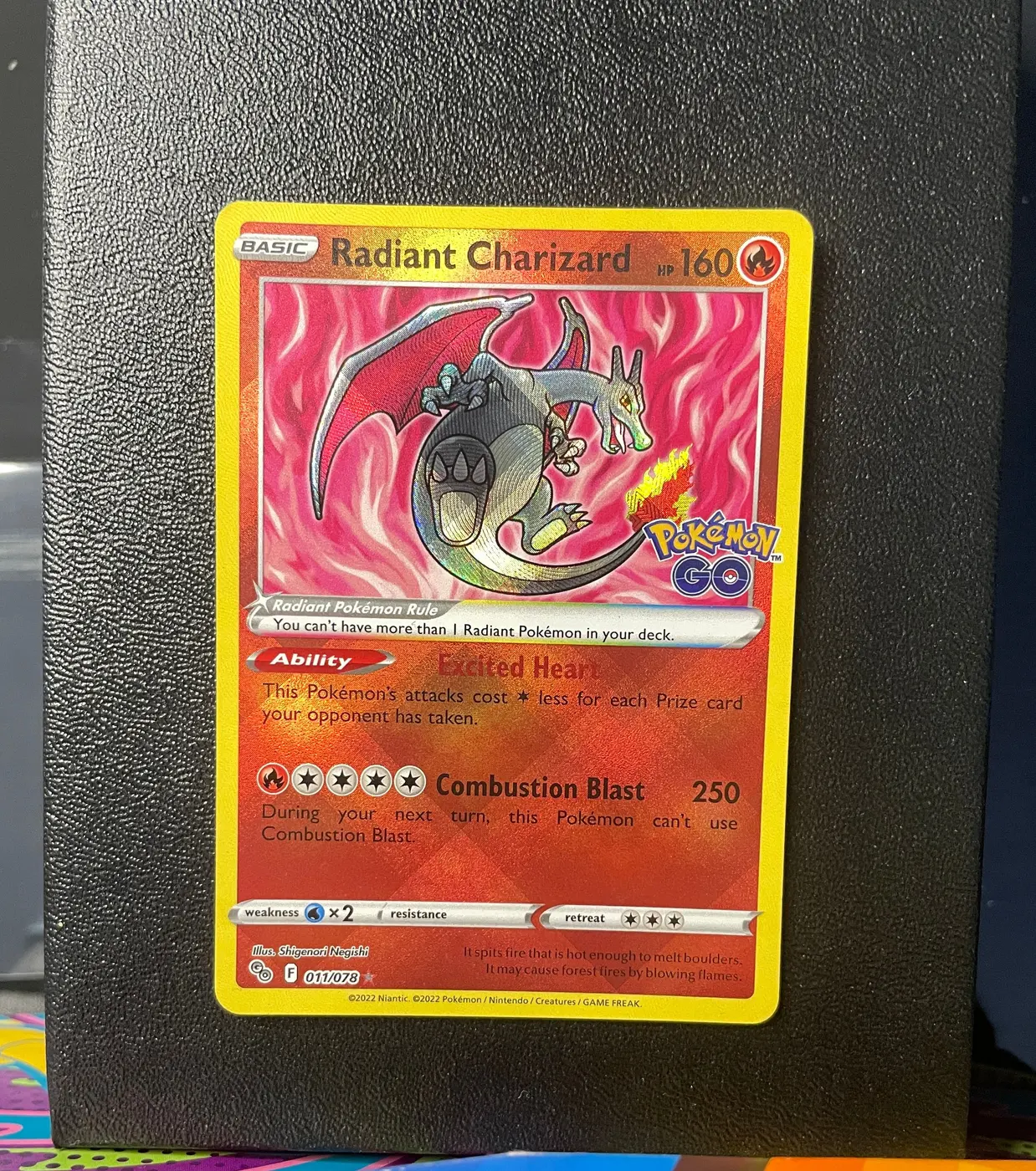 Radiant Charizard 011/078 - Frente