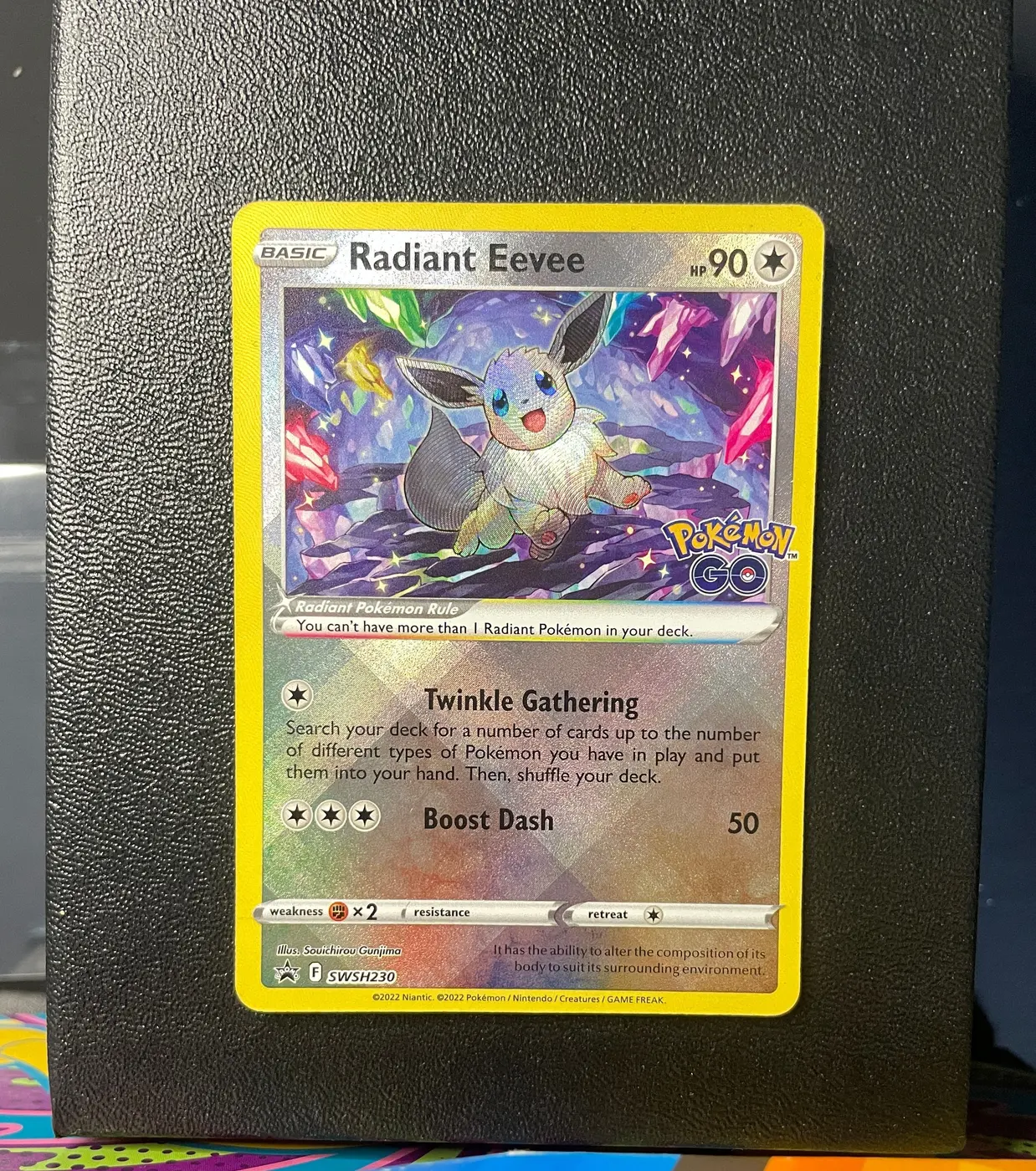 Radiant Eevee SWSH230 - Frente