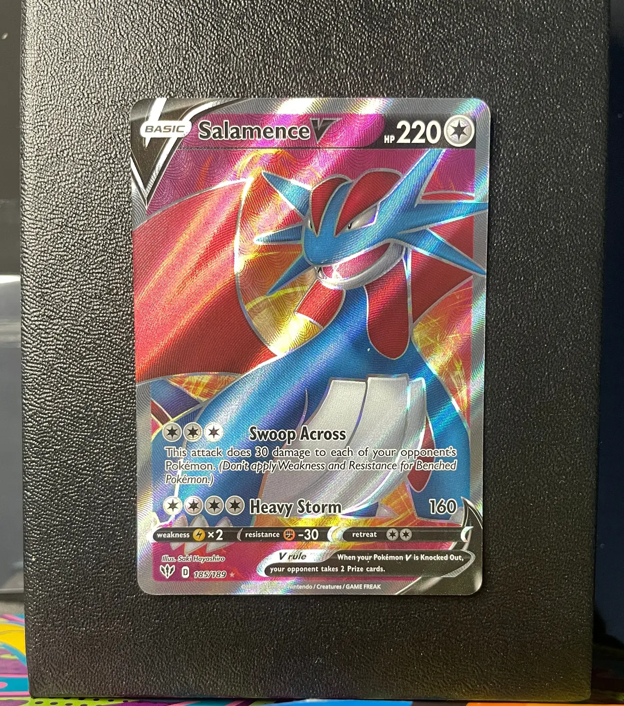 Salamence V 185/189 - Frente